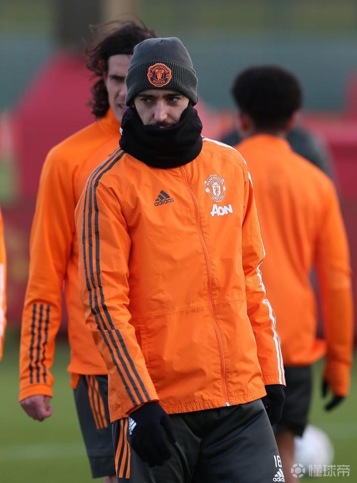 转会期底特律活塞备战足总杯，伤情更新细节曝光，球迷炸锅，临场指挥获称赞