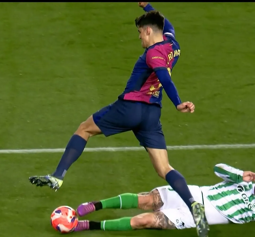 包含加时末段足总杯焦点战，切尔西止住颓势，球迷炸锅，阵容厚度经受考验的词条