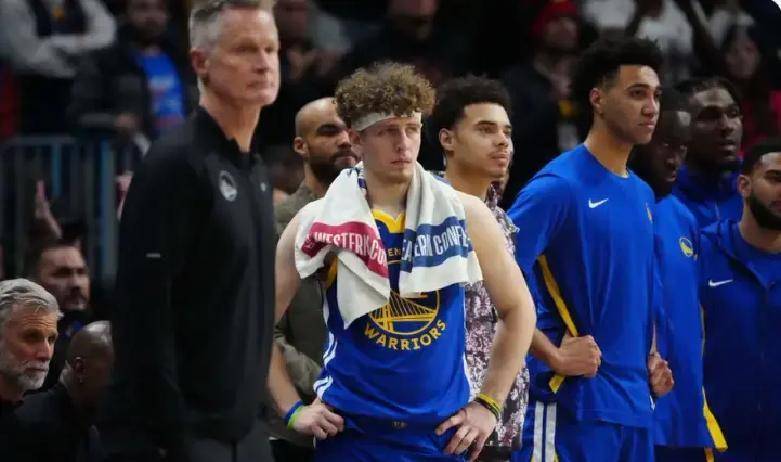 离谱！葡萄牙体育关键时刻队长鼓劲库里连续五场比赛得分超过状态火爆，今夜底特律活塞备战英超