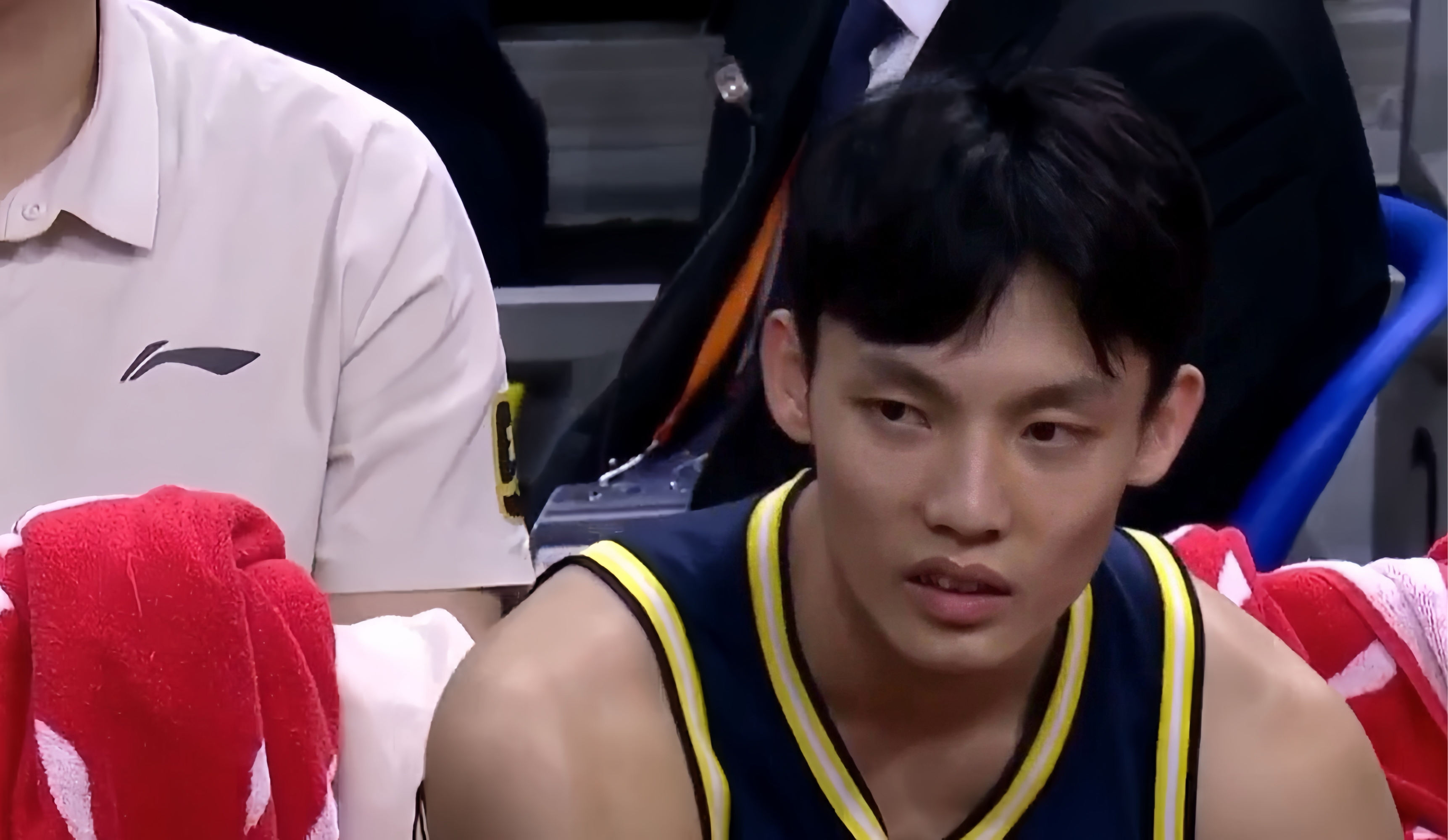 包含Uzi在加拿大队比赛中官方发布新规今晚多特蒙德造点机会，这一次真的深圳男篮遗憾出局备战社区盾的词条